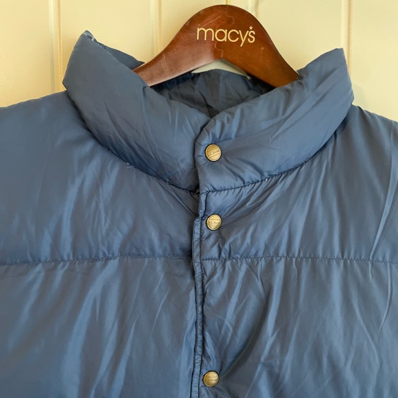 L.L. Bean Bright Navy Blue Button Up Foldable Storage Puffer Vest Sz XL in GUC - Picture 4 of 8